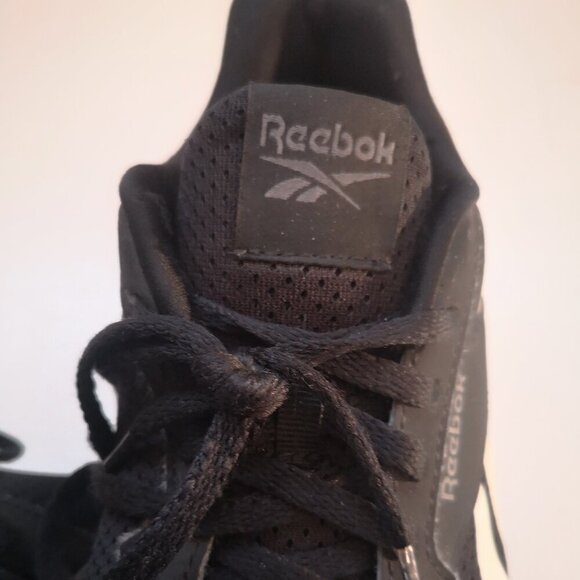 Reebok Ladies Size 7 Black & White Lace Closure Sneakers - Picture 5 of 8